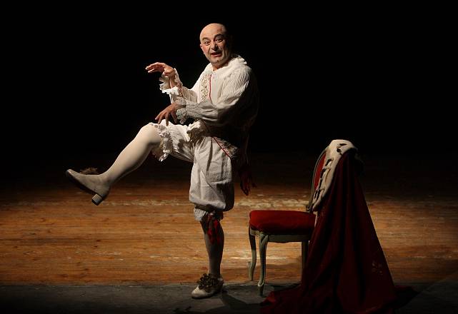 i cunti de “la favola de zoza interpretati dalla compagnia diaghilev per teatri a sud